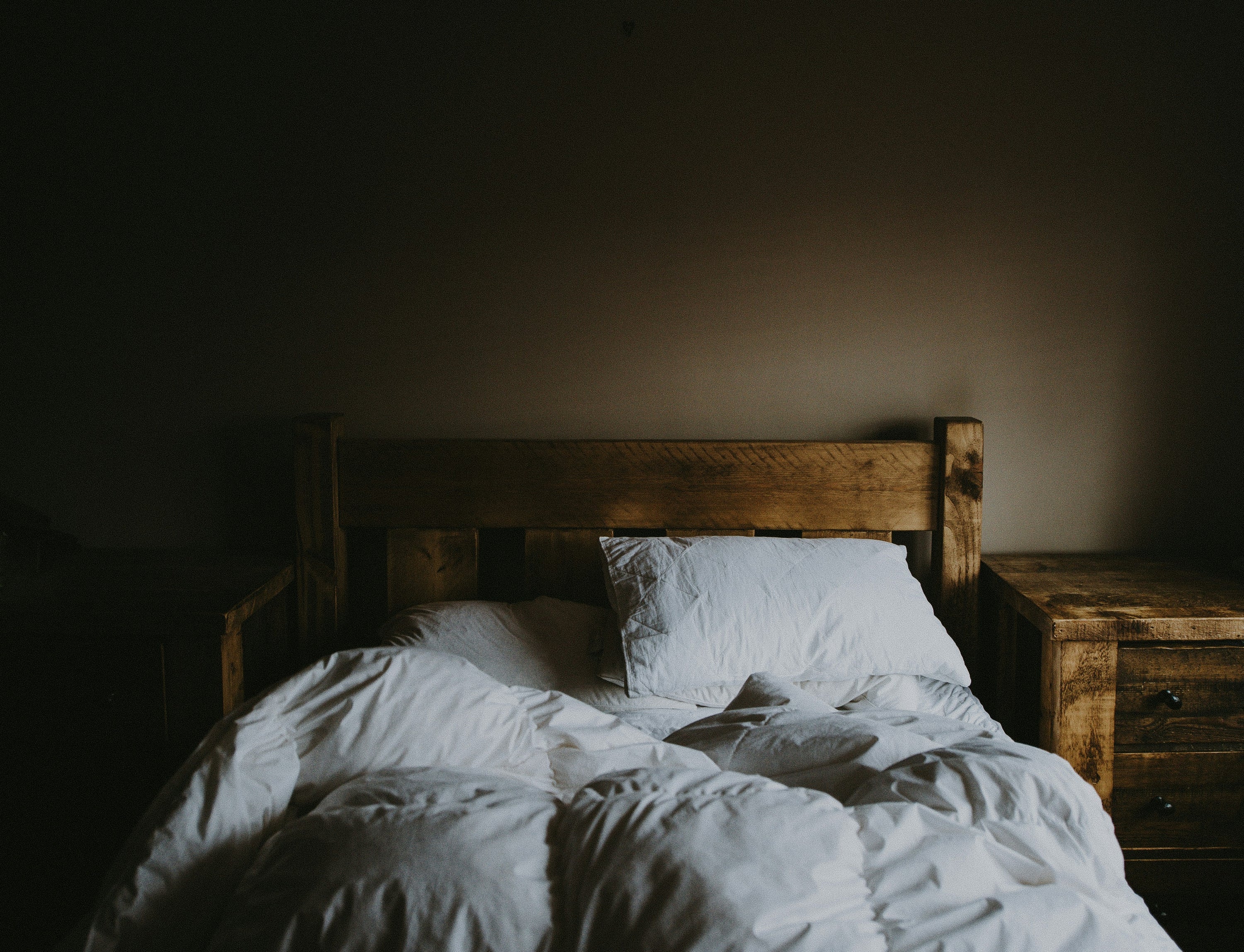 Best Cooling Sheets in 2025 - Honeydew Sleep