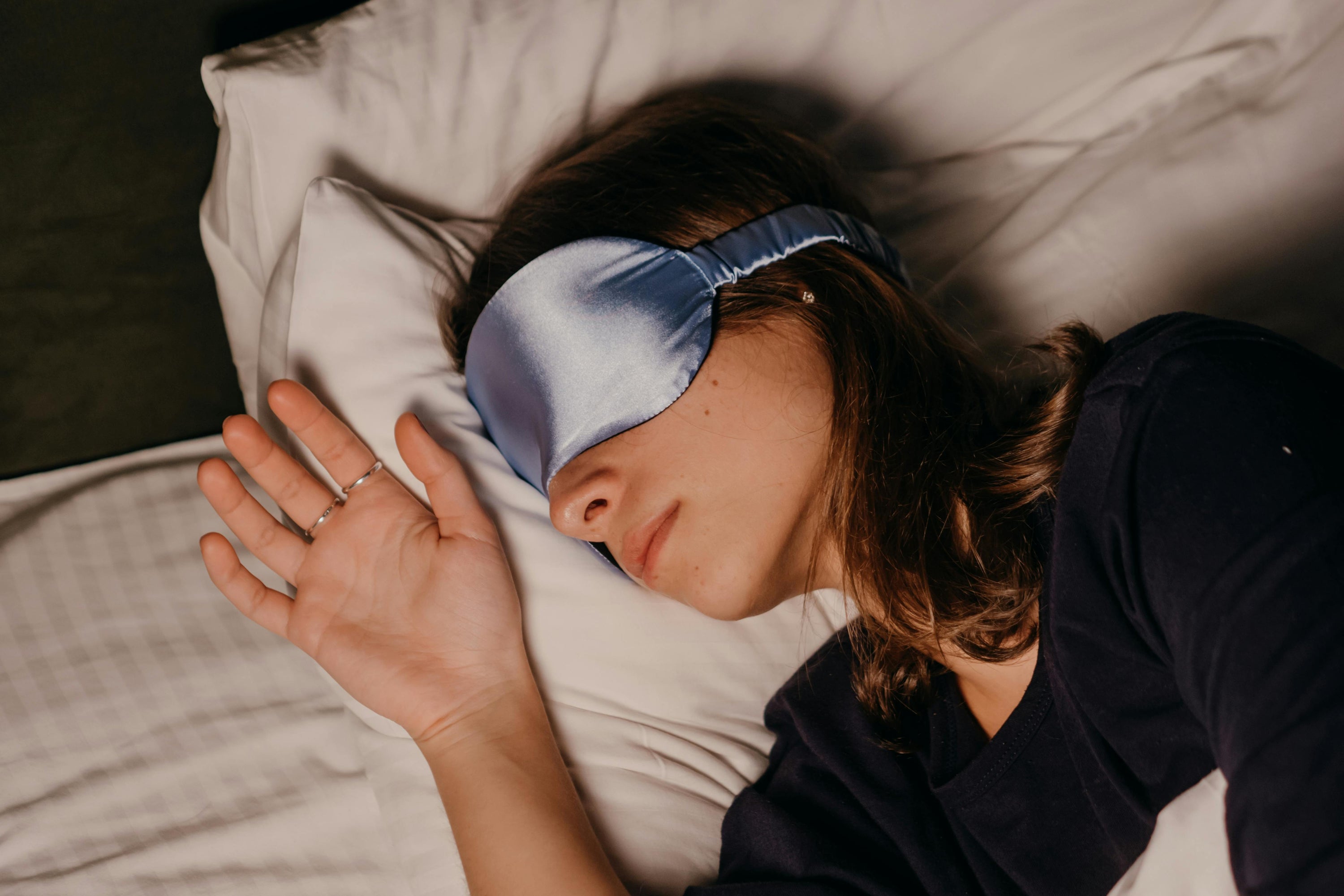 Best Bedding for Hot Flashes: A Comprehensive Guide for Cool Comfort
