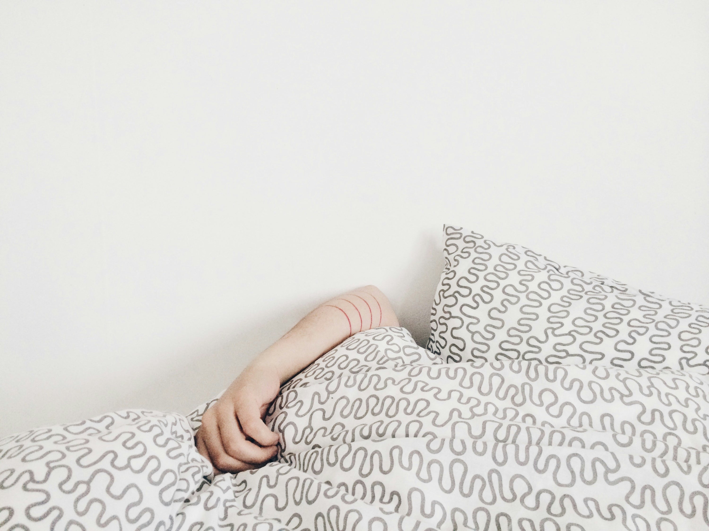 How a Stop Snoring Pillow Can Transform Your Sleep Quality