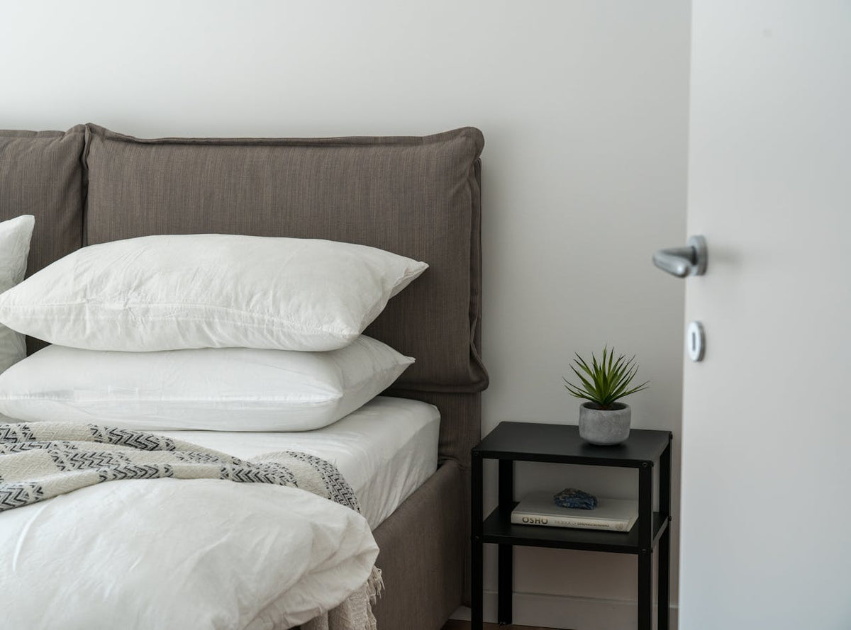 Best Pillow to Prevent Headaches and Neck Pain - HoneydewSleep
