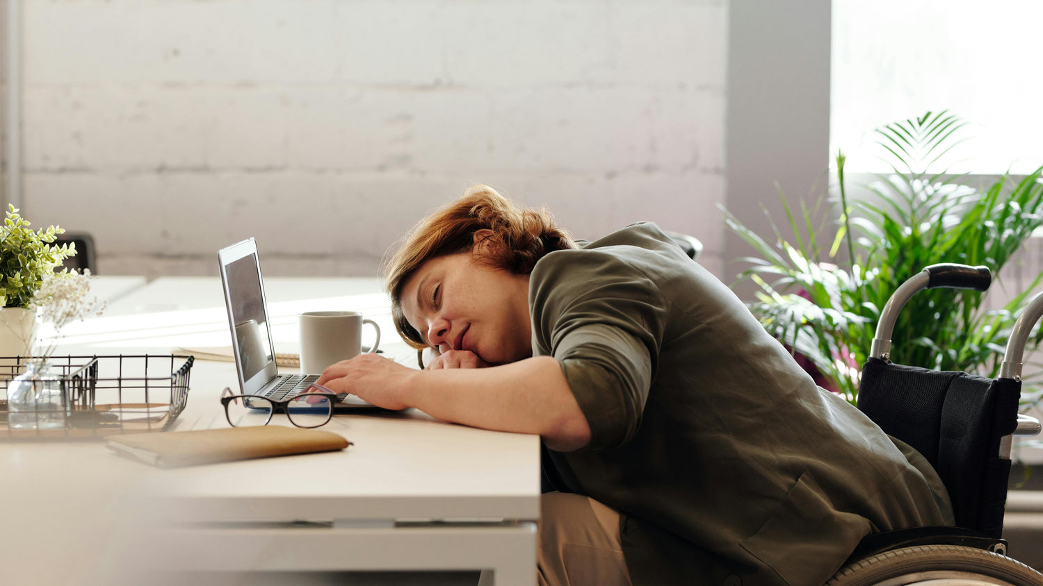 What Are the Reasons Behind Excessive Sleepiness?