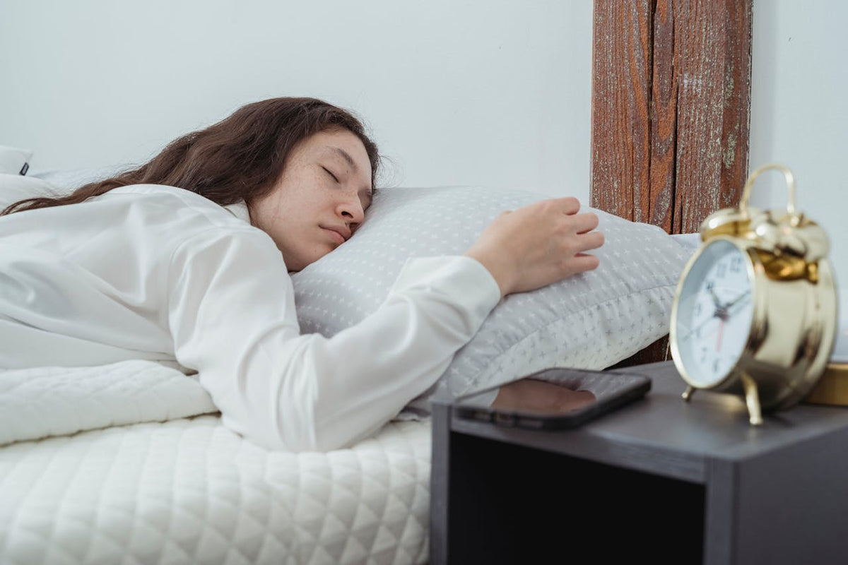Best Pillow for TMJ Side Sleeper in 2026 - HoneydewSleep