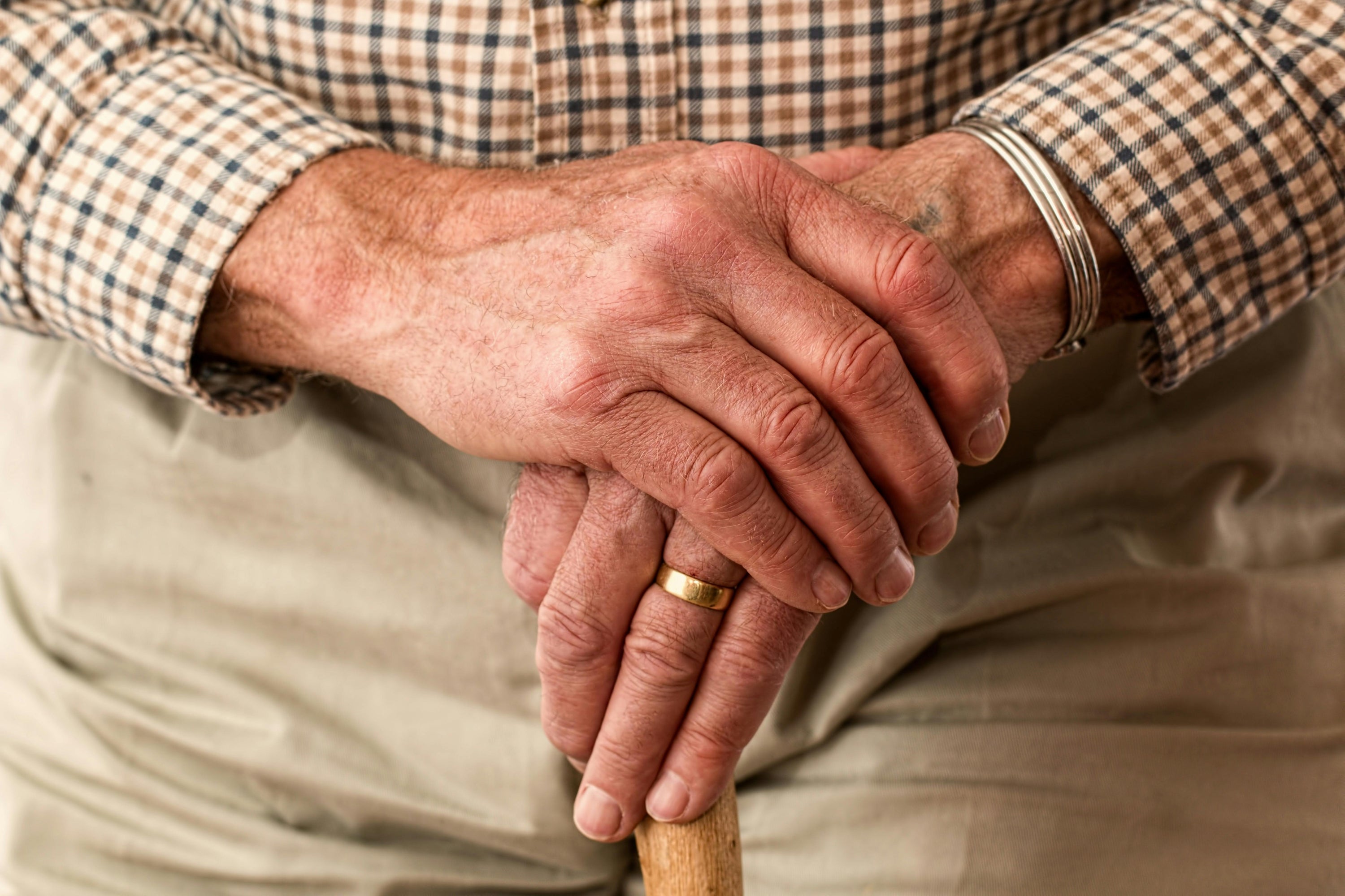 Senior Sleep Transitions: Pillow Adaptations