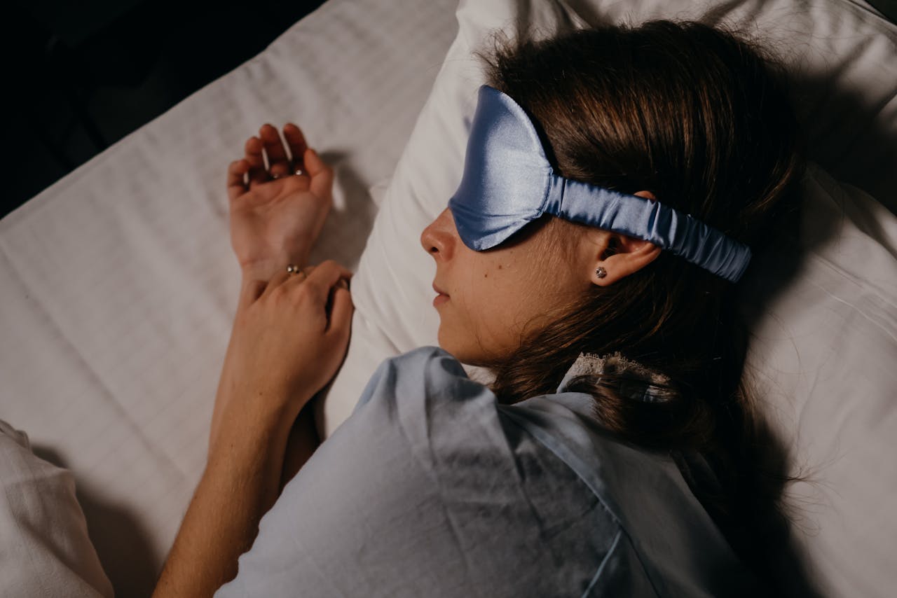 Best Silk Sleep Mask in 2026 - Honeydew Sleep